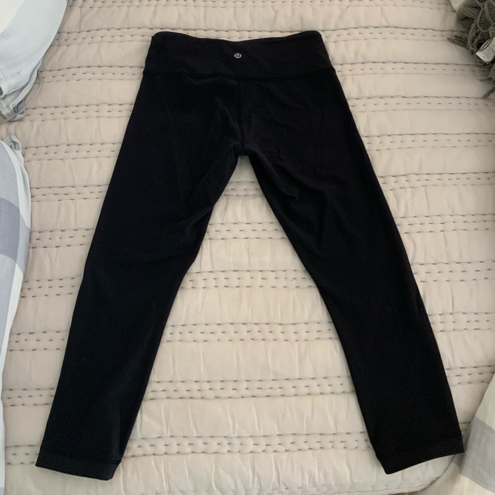 reversible black lululemon leggings cropped size 6